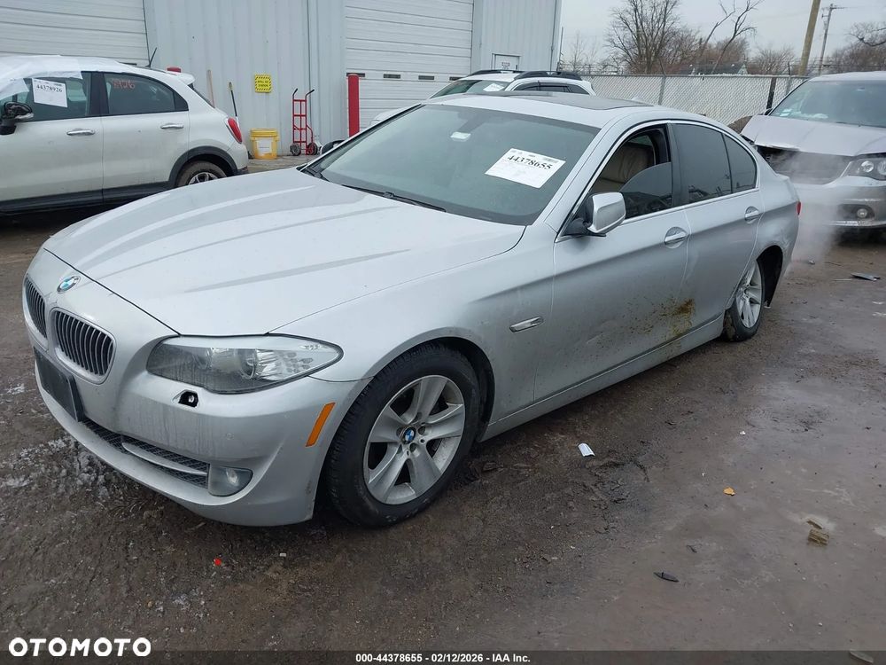 BMW Seria 5 528i xDrive - 2
