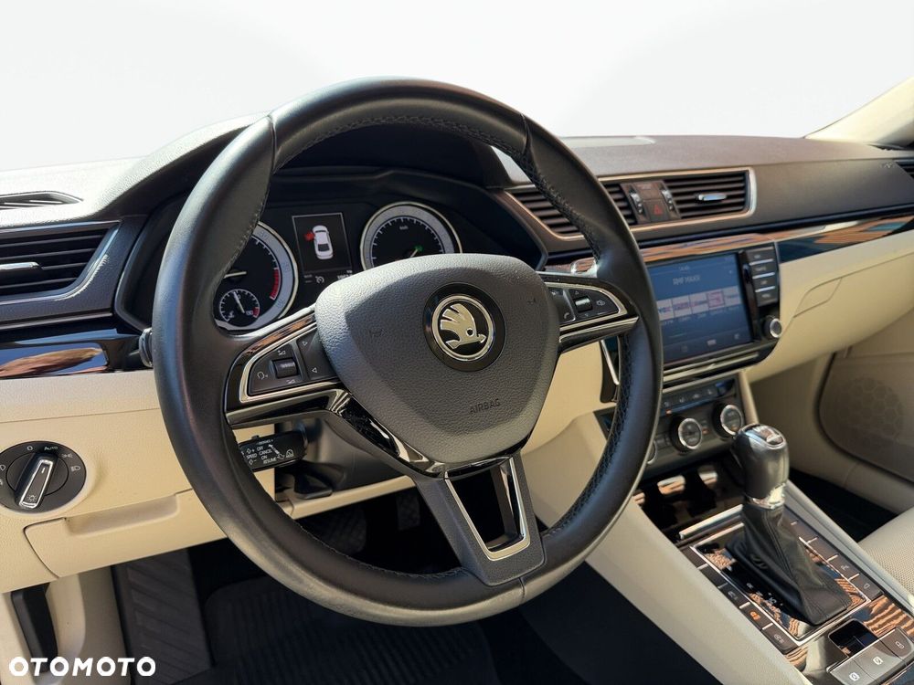 Skoda Superb 2.0 TDI 4x4 L&K DSG - 12