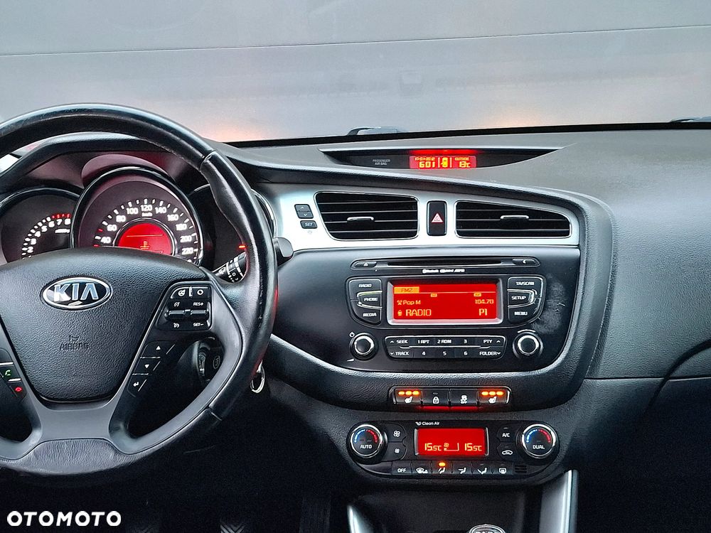 Kia Ceed 1.4 CVVT Dream Team Edition - 29