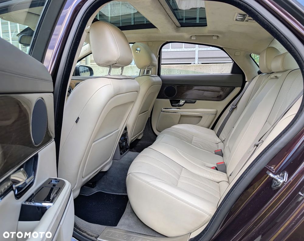 Jaguar XJ 3.0 V6 S Portfolio - 8