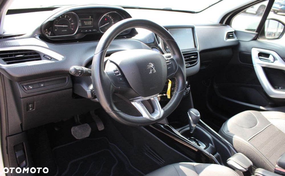 Peugeot 2008 - 10
