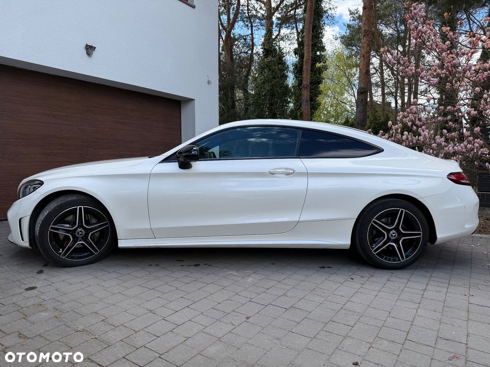 Mercedes-Benz Klasa C 220 d 4Matic 9G-TRONIC AMG Line - 2