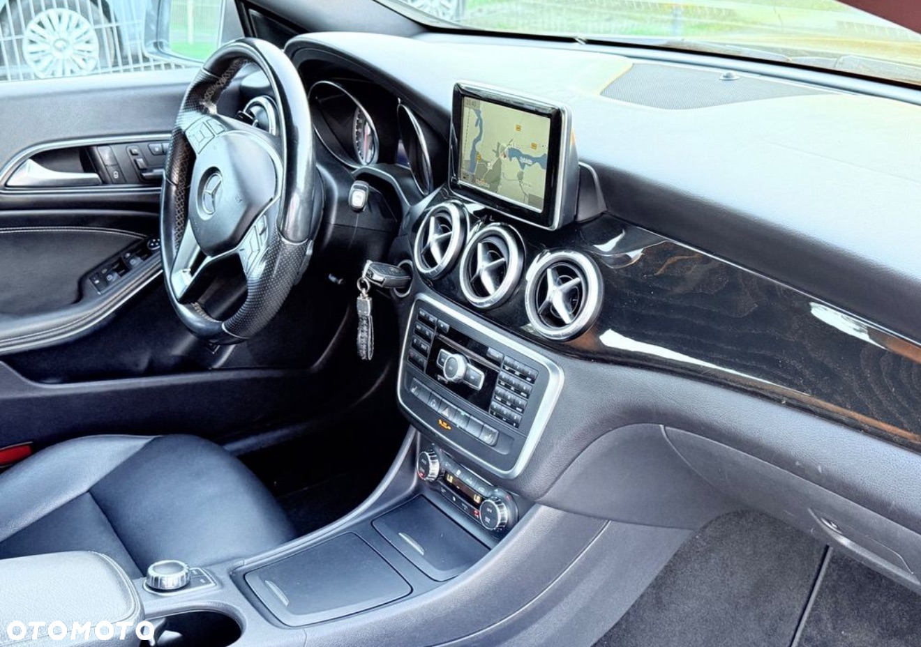 Mercedes-Benz CLA 250 7G-DCT AMG Line - 24