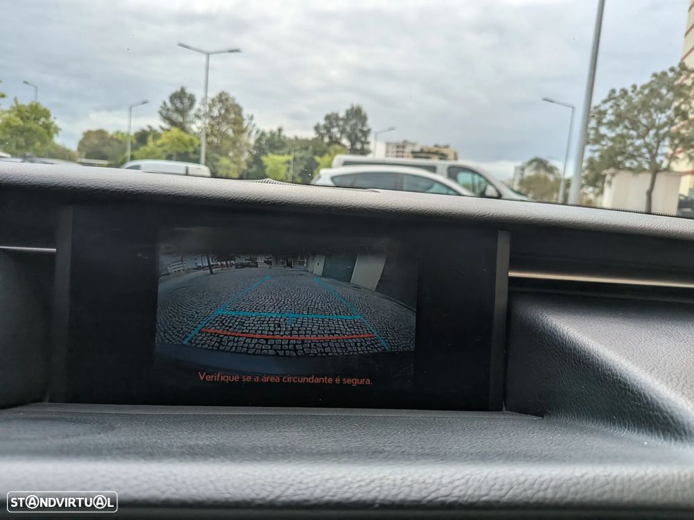 Lexus IS 300H Pack Executive - 13