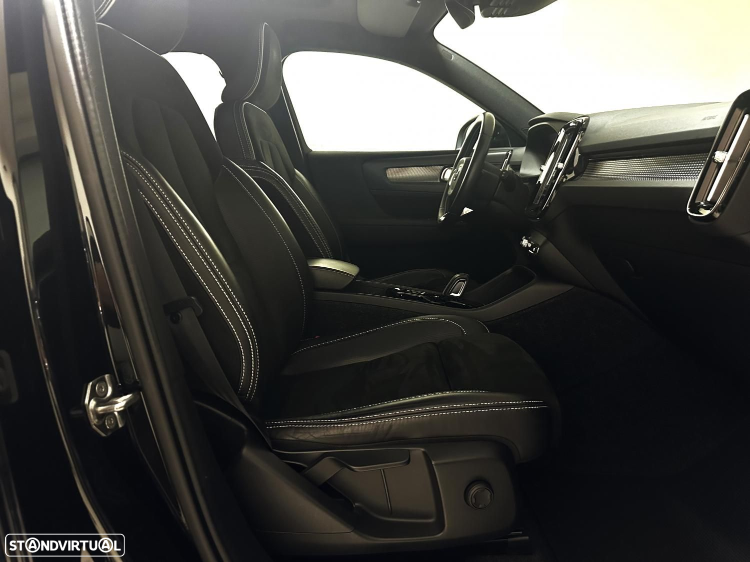 Volvo XC 40 1.5 T5 PHEV R-Design Expression - 28