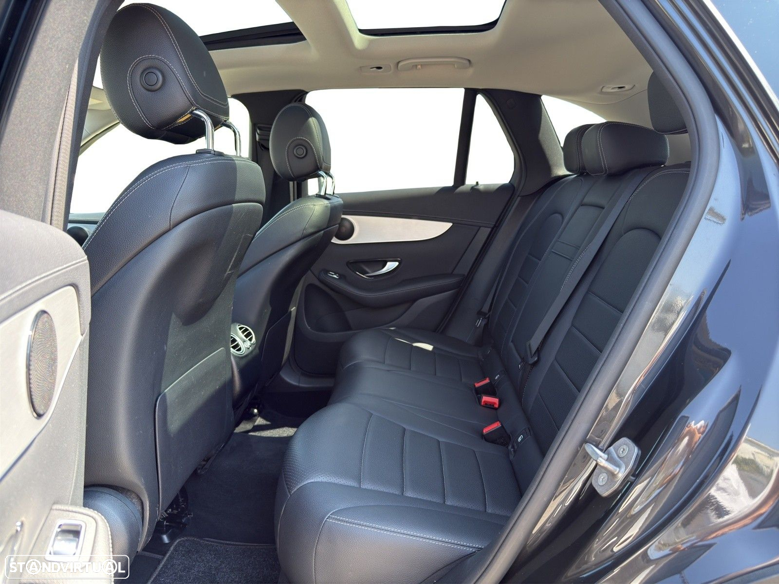 Mercedes-Benz GLC 300 de 4Matic - 12