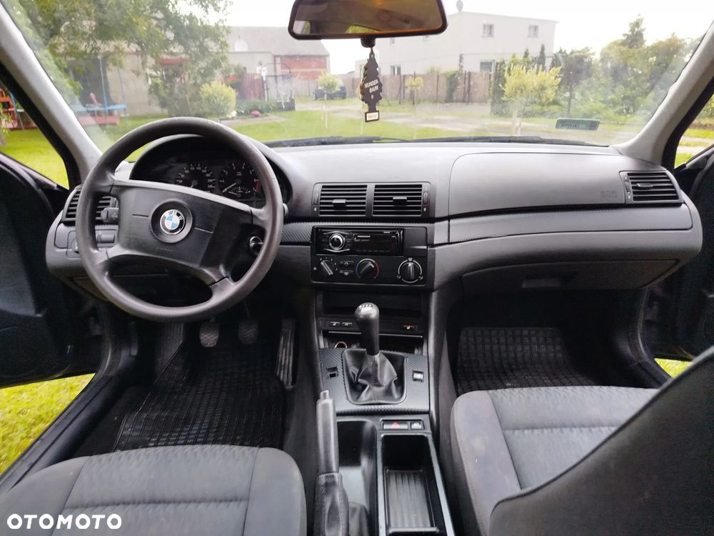 BMW Seria 3 316i - 10