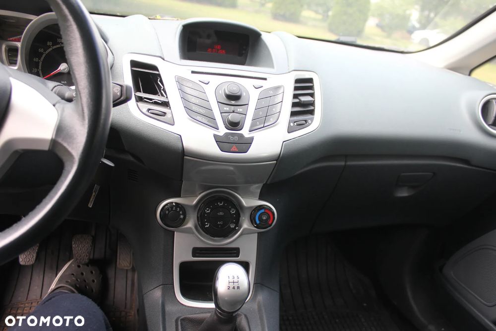 Ford Fiesta - 9