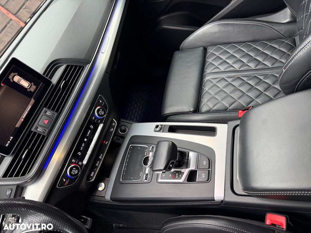 Audi Q5 2.0 40 TDI quattro S tronic Design - 6