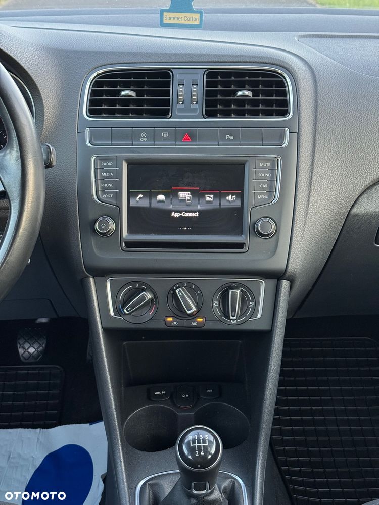 Volkswagen Polo - 32