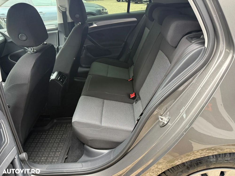 Volkswagen Golf 1.6 TDI DPF Comfortline - 15
