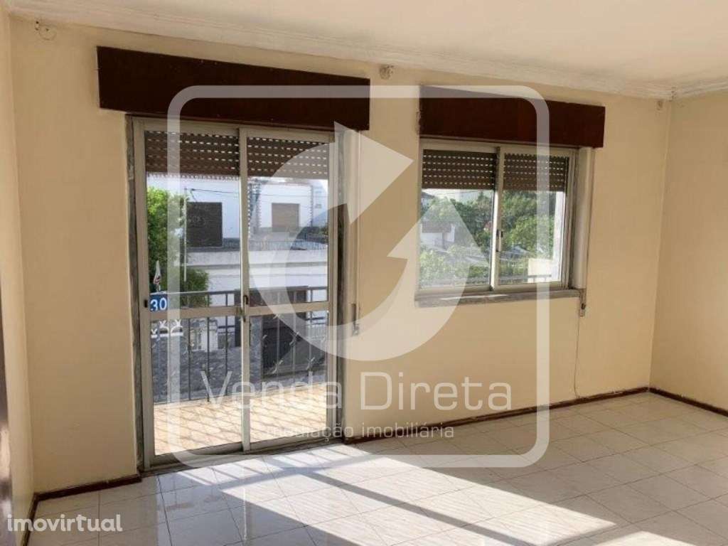 Apartamento T2 com Potencial | Vila Nova da Rainha - Azambuja - IMÓ... - Grande imagem: 3/23