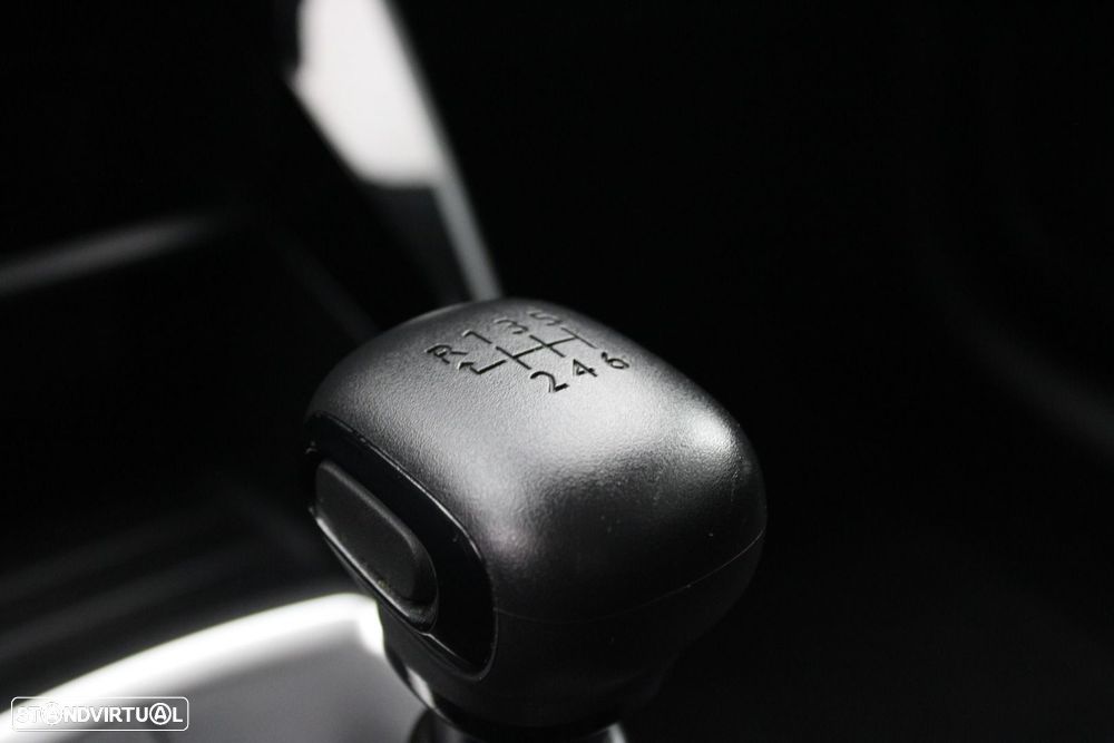 Peugeot 208 1.5 BlueHDi Active Pack — fotografia 21