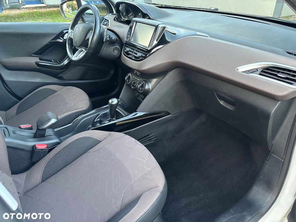 Peugeot 2008 82 e-VTI ETG5 Allure - 17