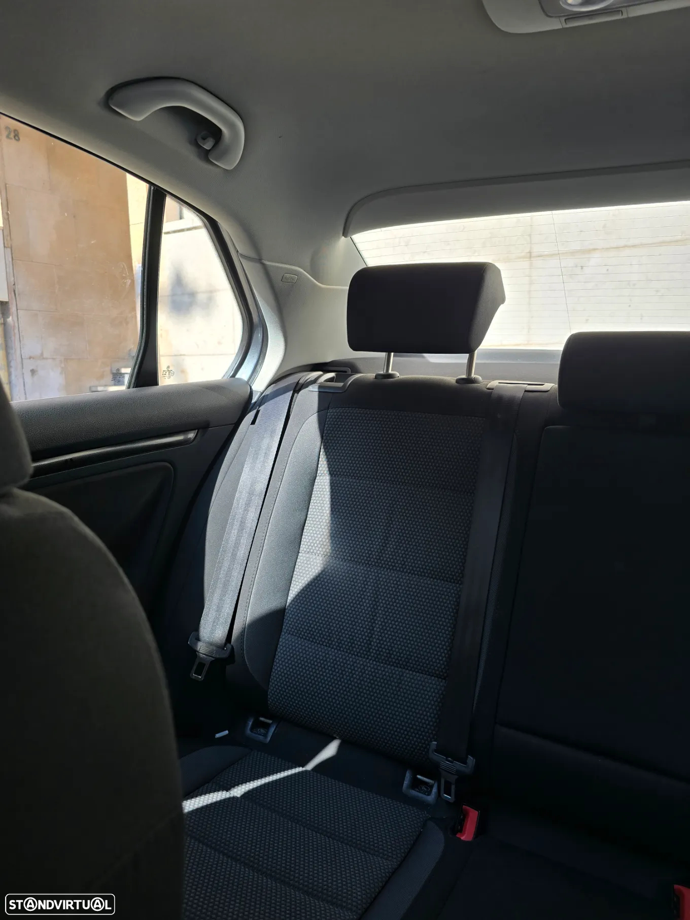 VW Jetta 1.6 TDi Confortline - 6