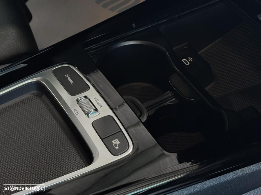 Mercedes-Benz A 250 e - 24