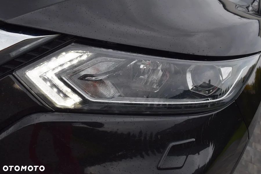 Nissan Qashqai 1.3 DIG-T TEKNA - 26