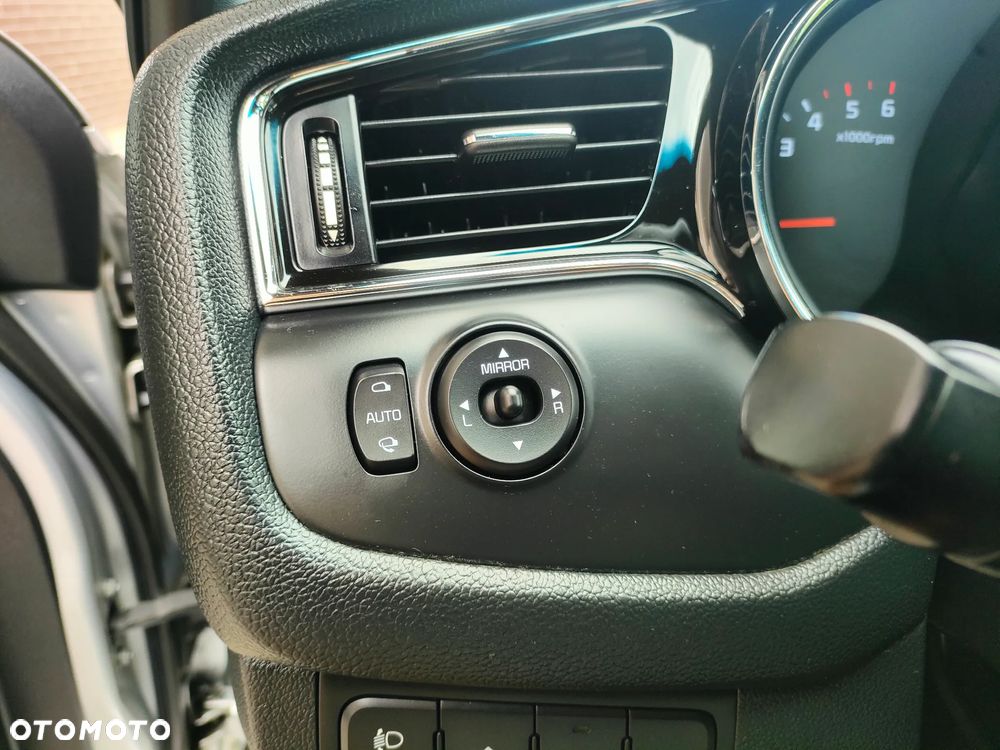 Kia Ceed 1.6 CRDi 136 ISG SW GT Line - 25