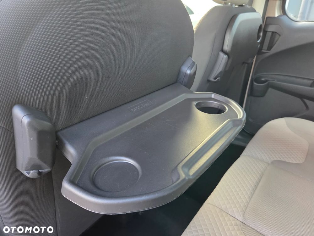 Ford Tourneo Courier ver-1-5-tdci-trend - 16