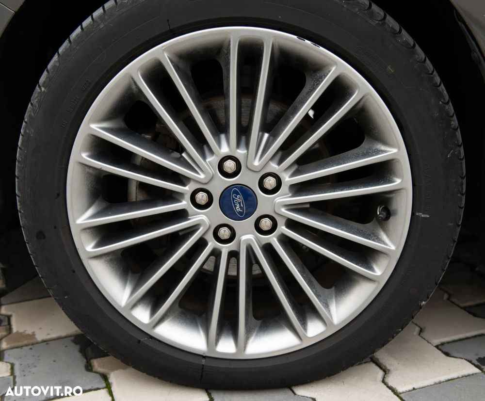 Ford Mondeo 2.0 HEV Vignale - 11