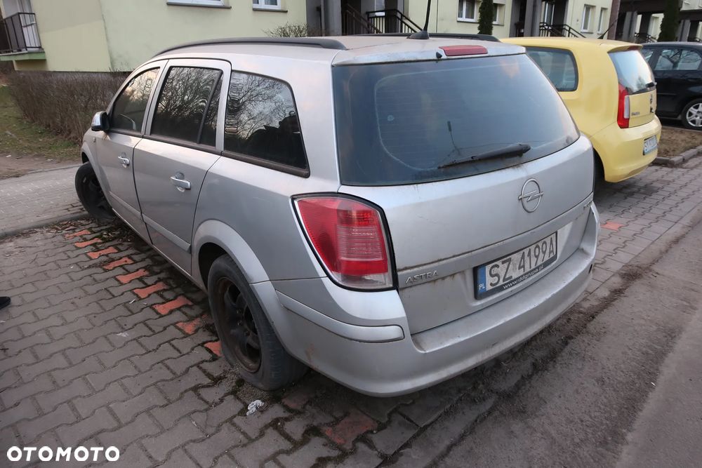 Opel Astra 1.9 CDTI Essentia - 3