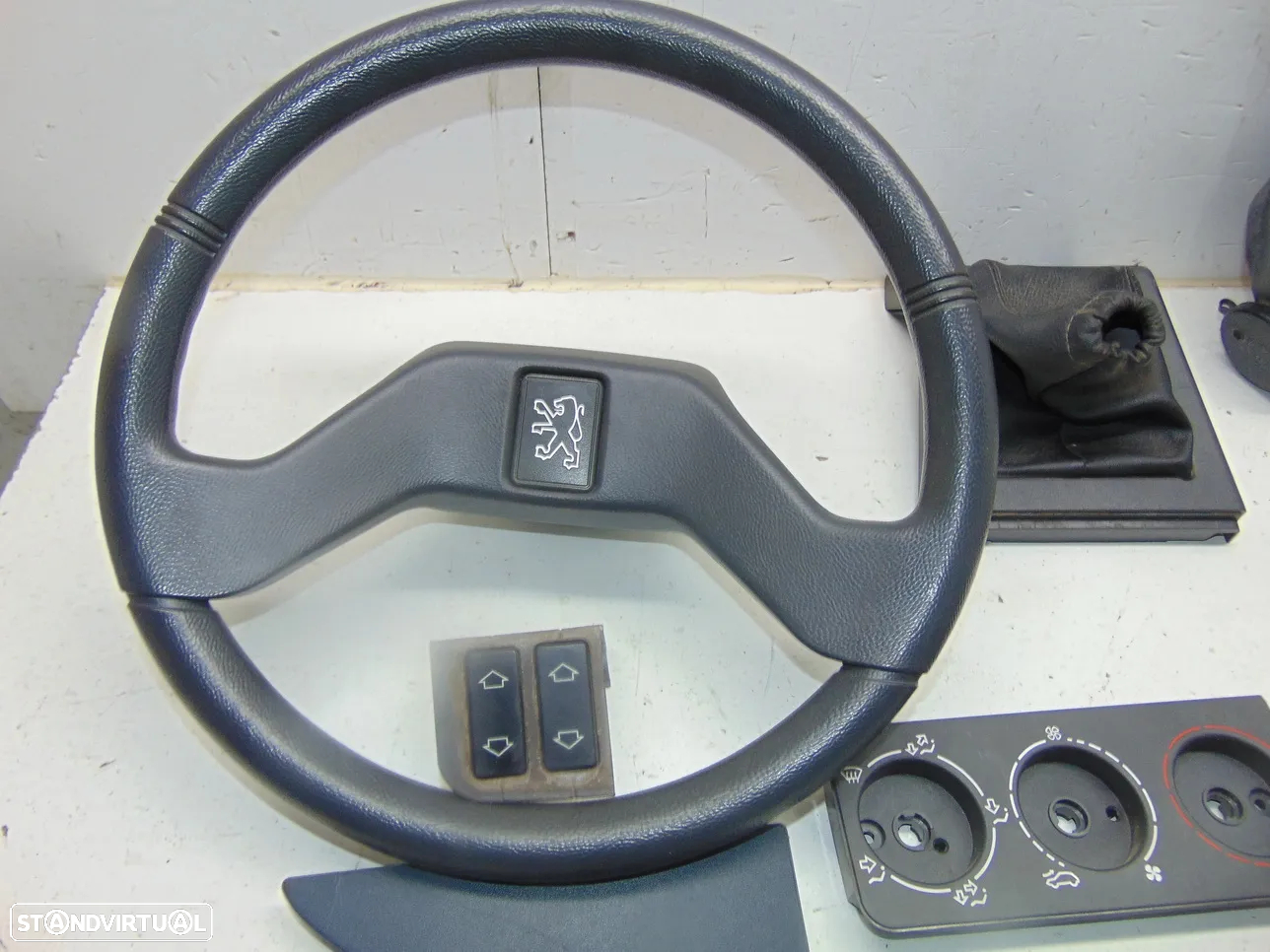 Peugeot 205 vários - 12