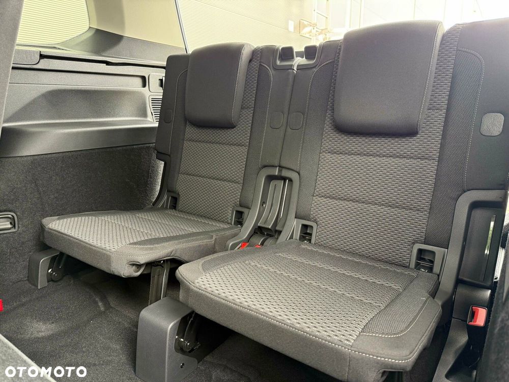 Volkswagen Touran - 13