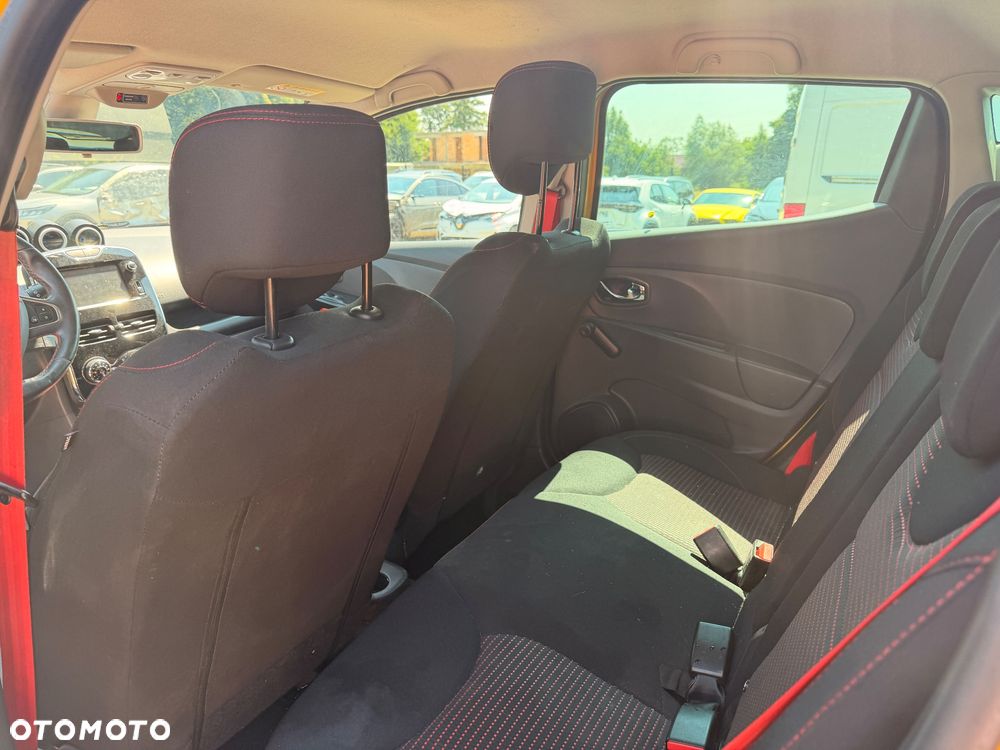 Renault Clio TCe 200 EDC Sport R.S - 24