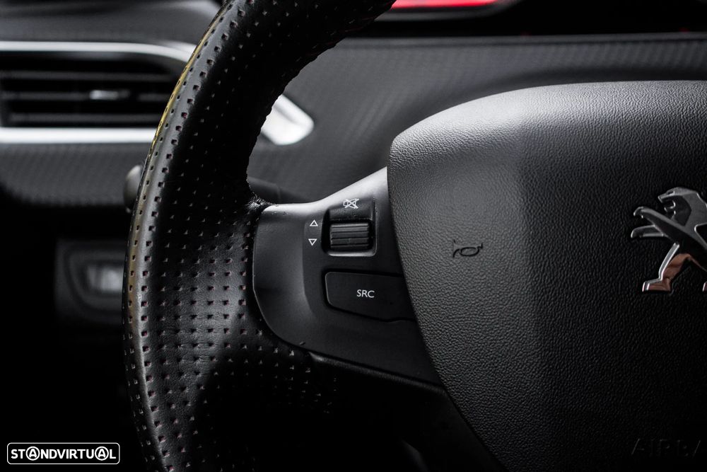 Peugeot 2008 1.2 PureTech GT Line - 14