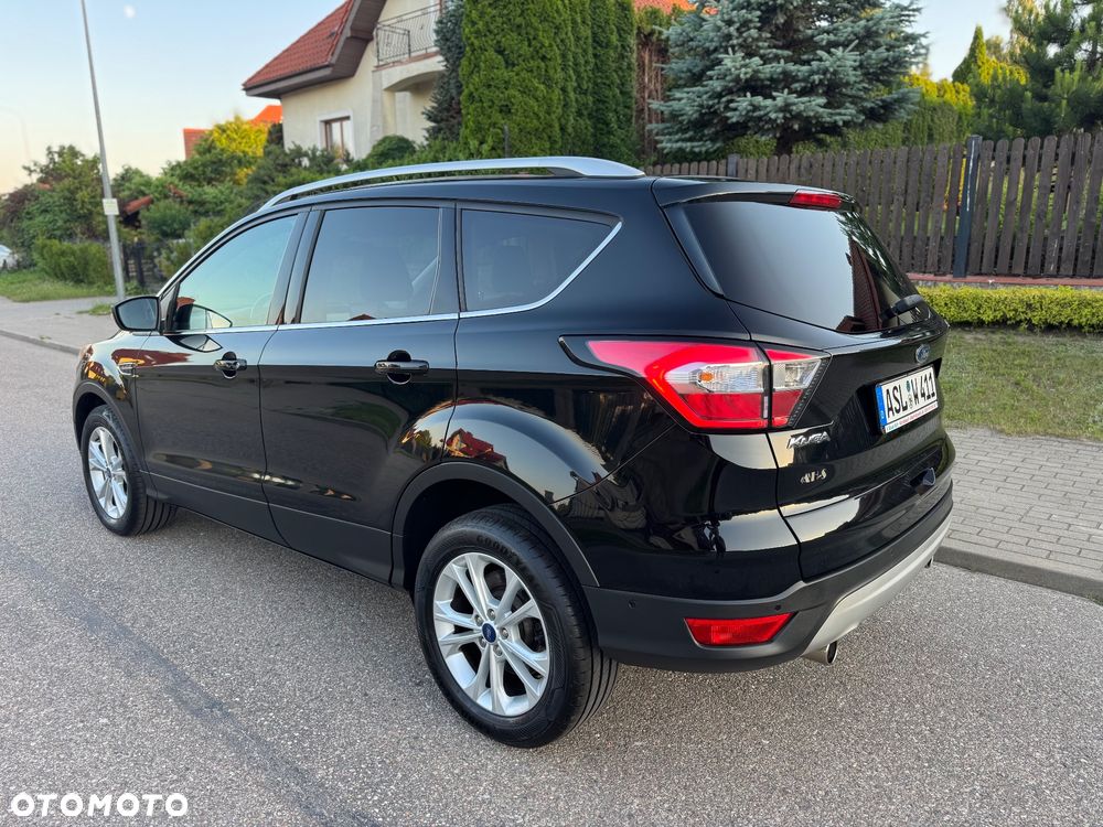 Ford Kuga 2.0 TDCi 2x4 Titanium - 4
