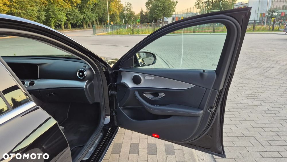 Mercedes-Benz Klasa E 200 9G-TRONIC - 9