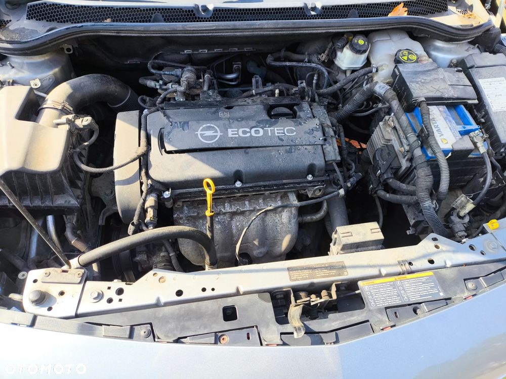 Opel Astra 1.6 Cosmo - 38