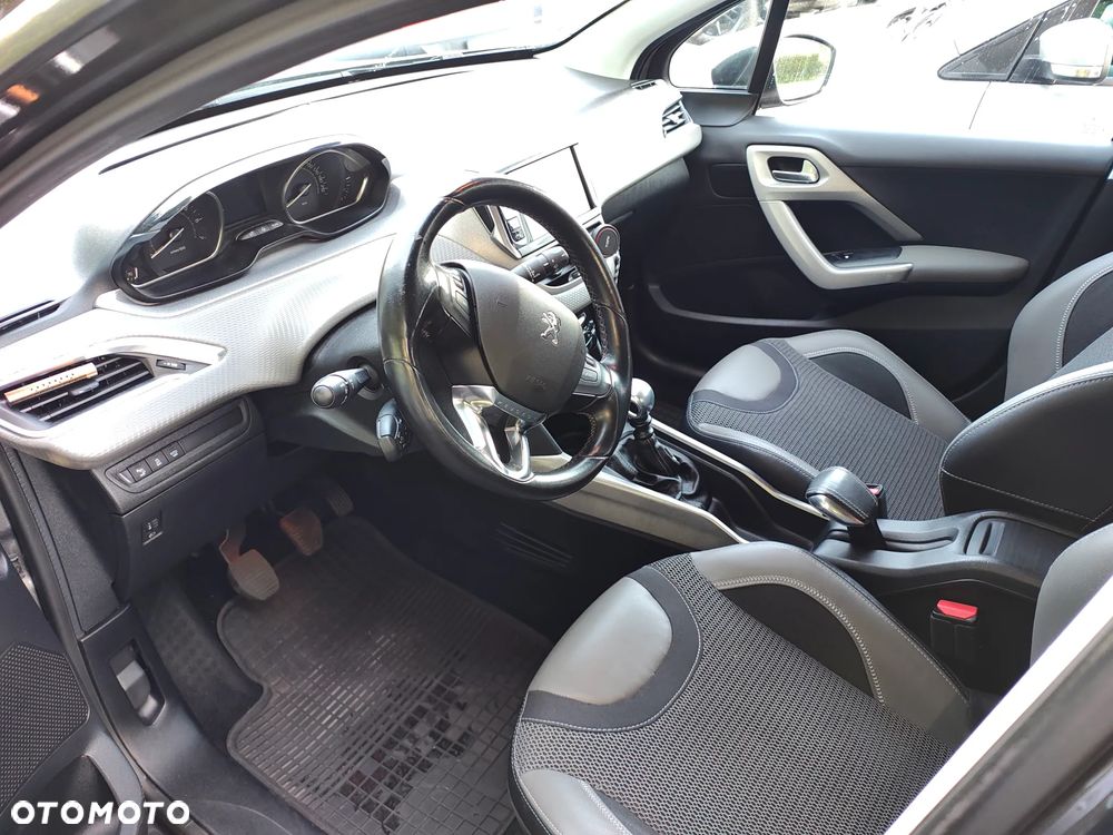 Peugeot 2008 PureTech 130 Active - 5