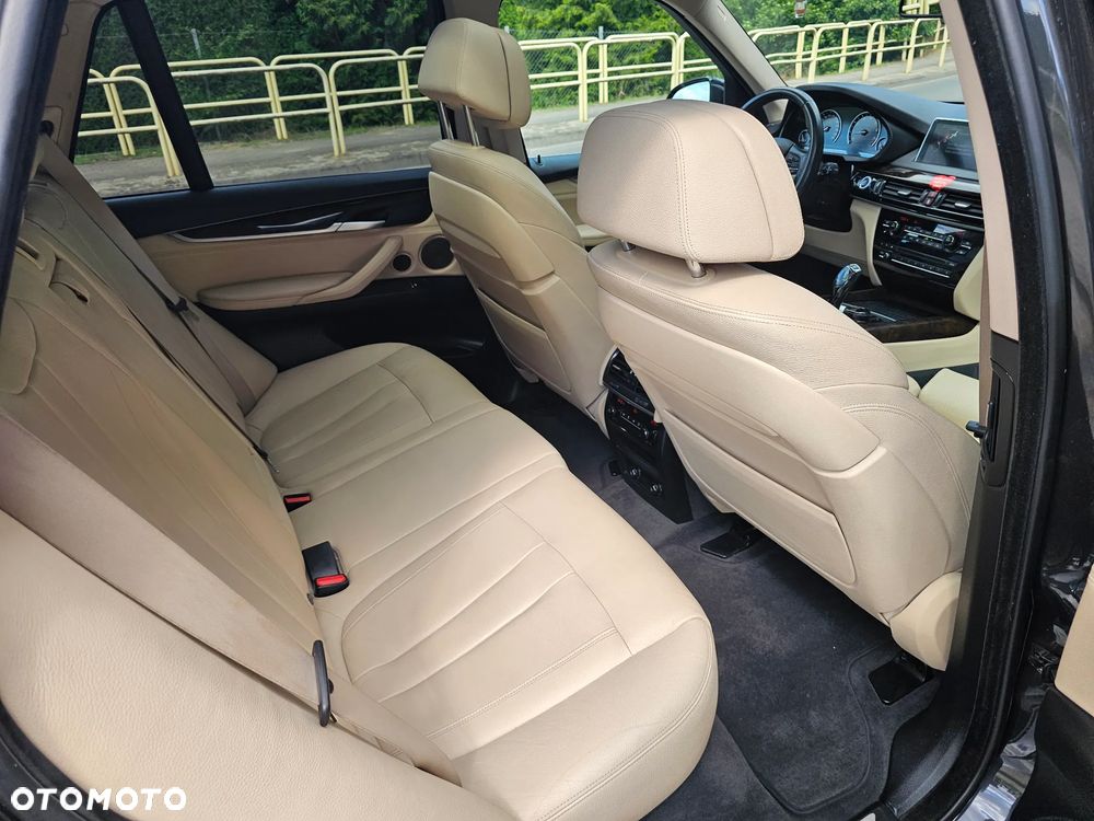 BMW X5 xDrive35i - 11
