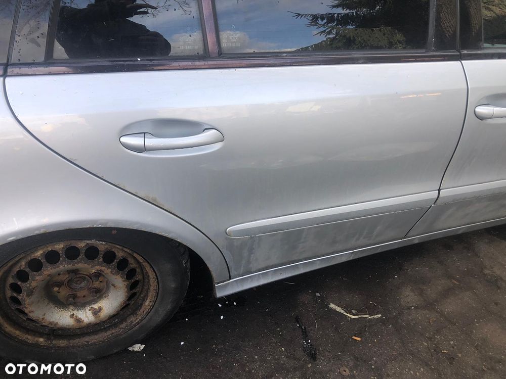 MERCEDES   E KLASA W211 LIFT    drzwi tylne prawe  775 - 2