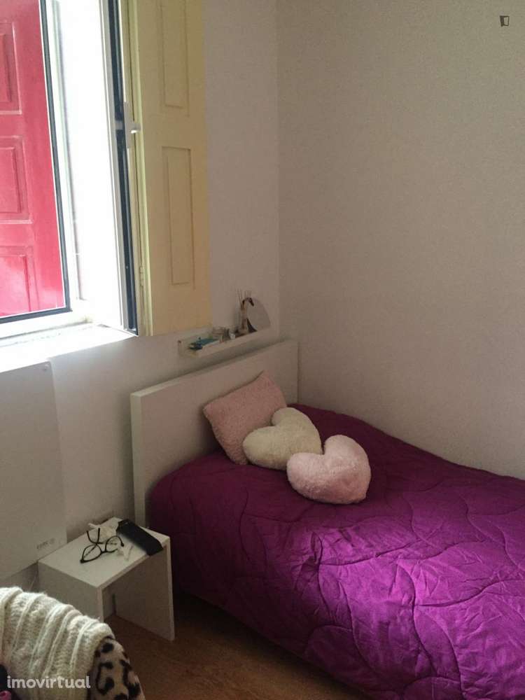 Quarto - localizado em Paranhos Porto - Grande imagem: 2/17