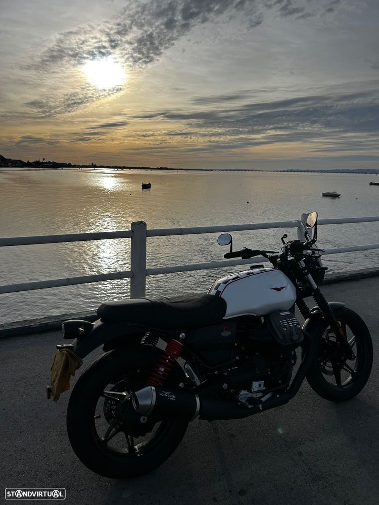 Moto Guzzi V7 Stone Ten Nova - 17