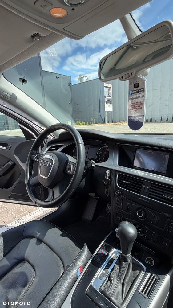 Audi A4 Limousine - 10