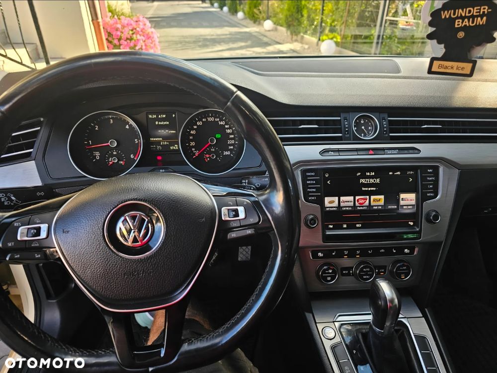 Volkswagen Passat 2.0 TDI SCR DSG Comfortline - 9
