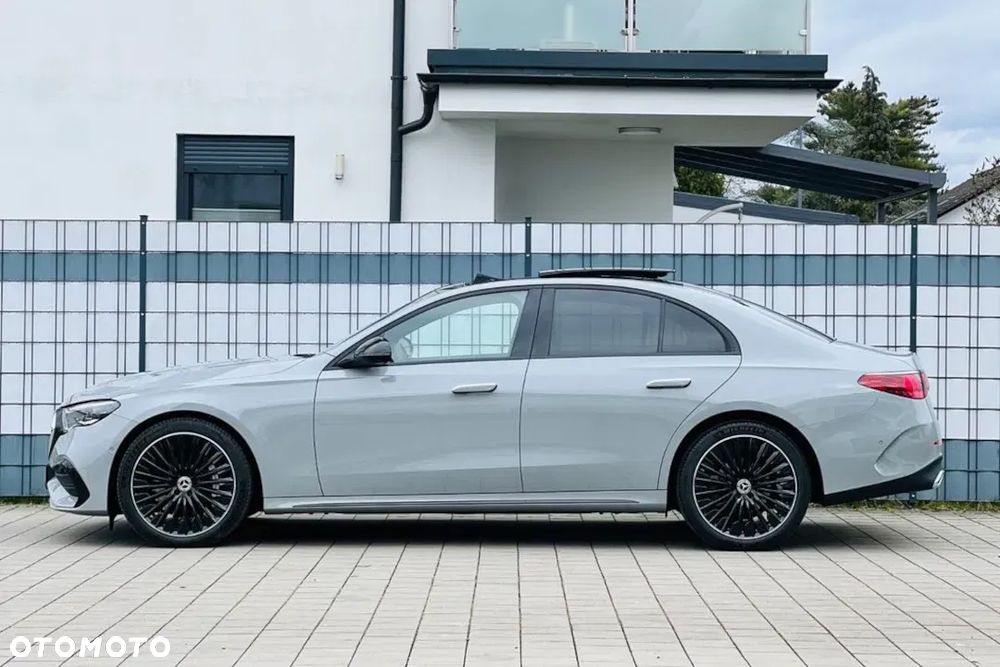 Mercedes-Benz Klasa E 220 d 4Matic 9G-TRONIC Edition AVANTGARDE - 2