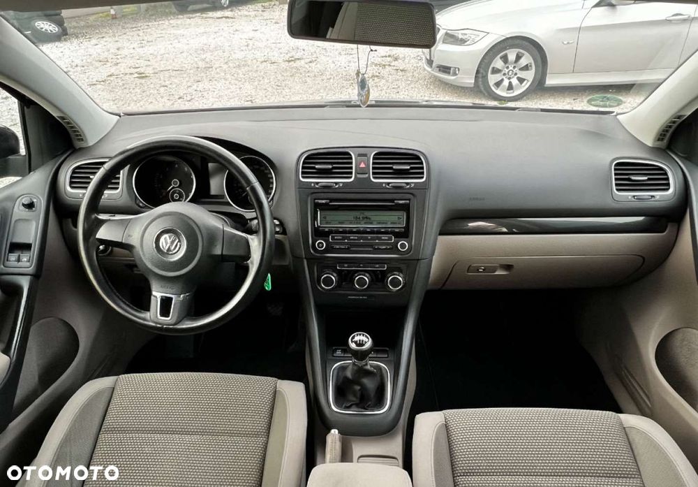 Volkswagen Golf - 10