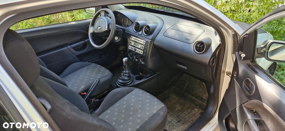 Ford Fiesta 1.3 - 9