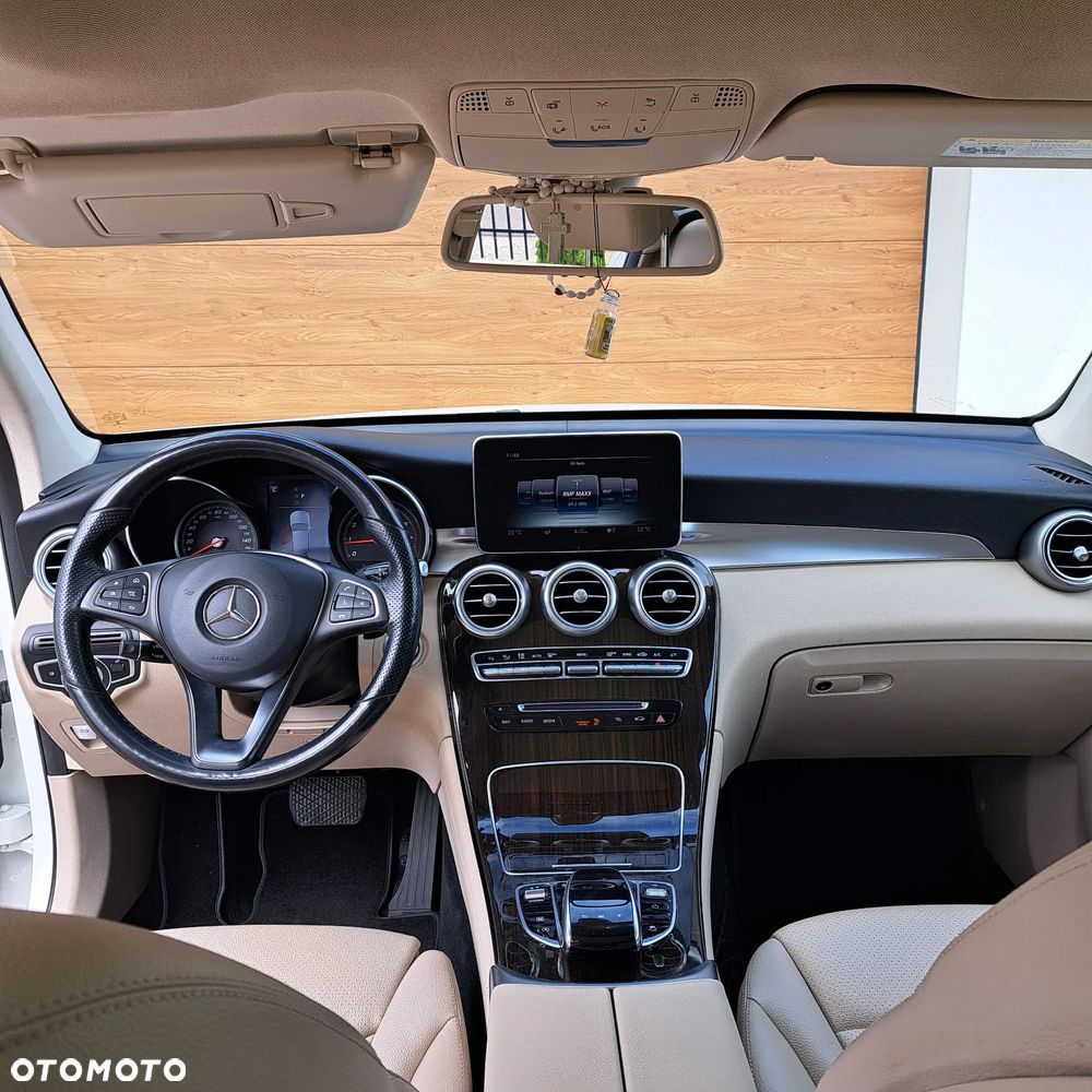 Mercedes-Benz GLC 300 4Matic 9G-TRONIC AMG Line - 14