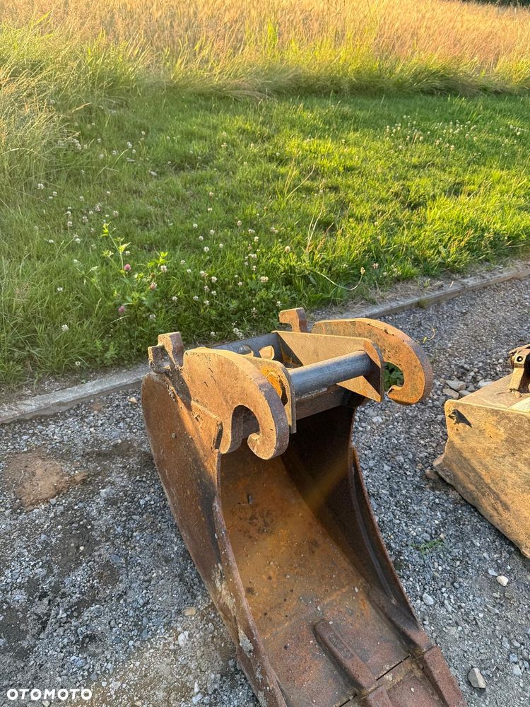 Caterpillar - 29
