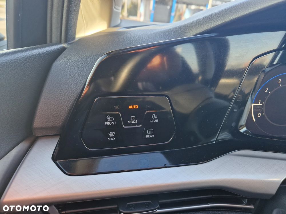 Volkswagen Golf 1.5 TSI OPF Life - 34