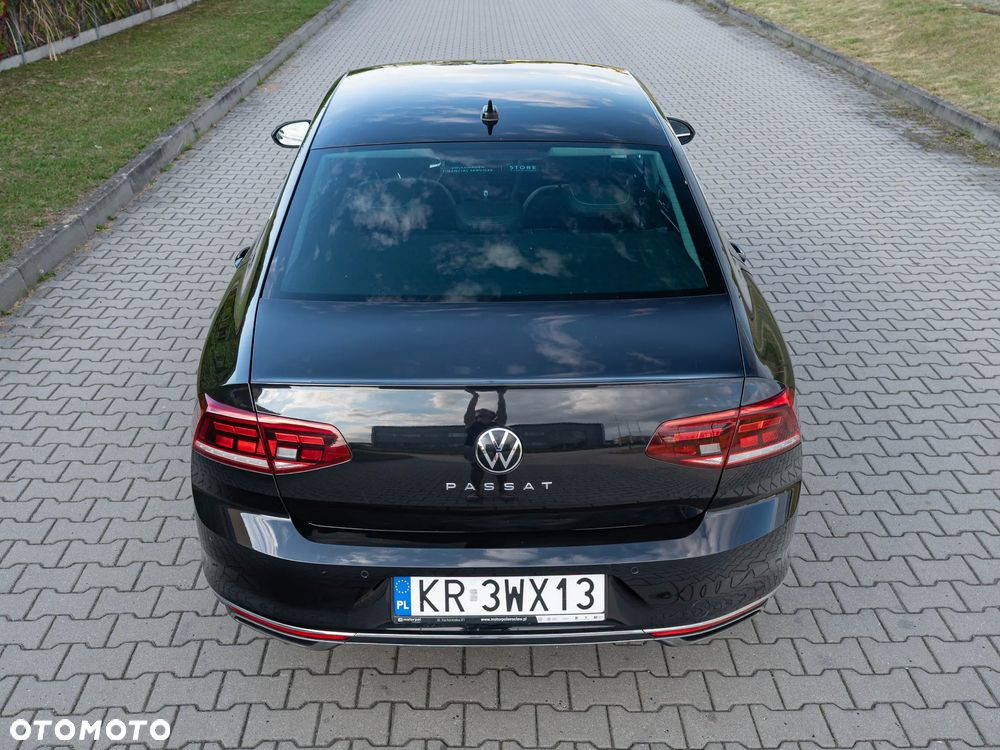 Volkswagen Passat - 12