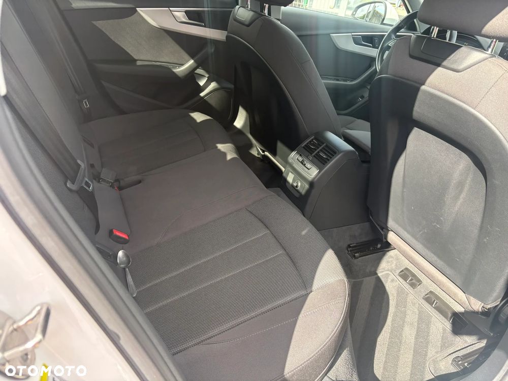 Audi A4 Limousine 35 TDI mHEV Advanced S tronic - 24
