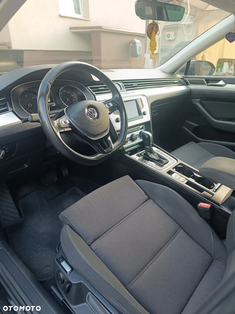 Volkswagen Passat - 9