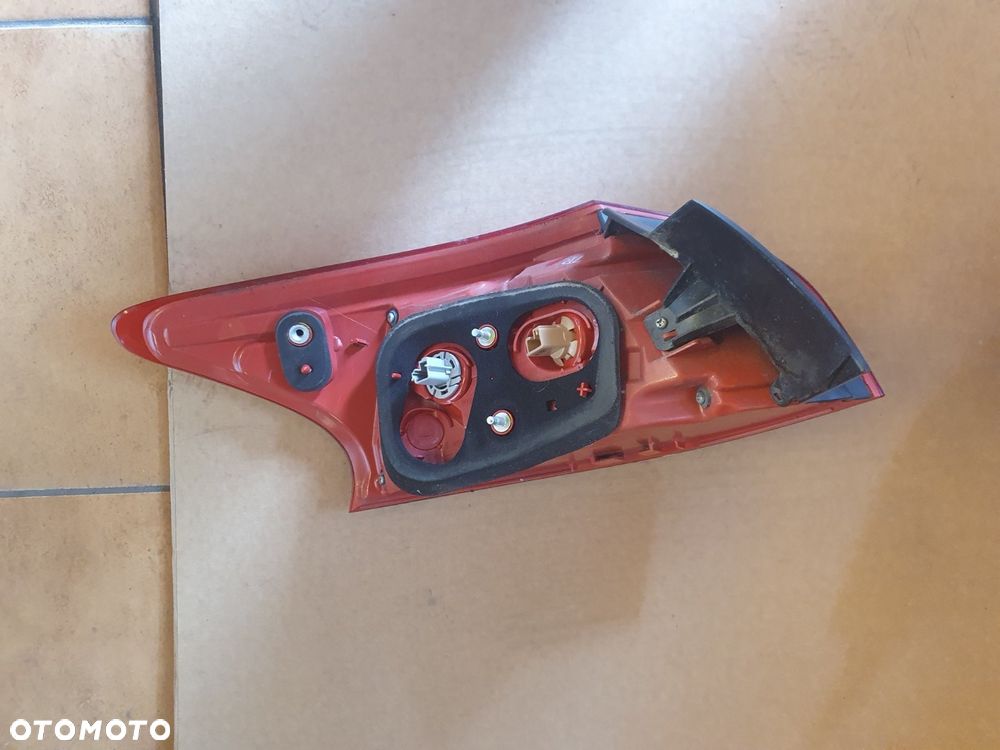 LAMPA L/P TYŁ MITSUBISHI LANCER VIII 8 - 7