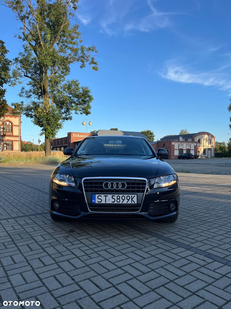 Audi A4 Limousine - 14